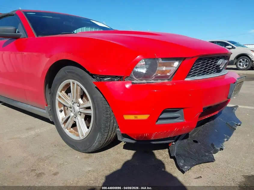 2011 FORD MUSTANG V6