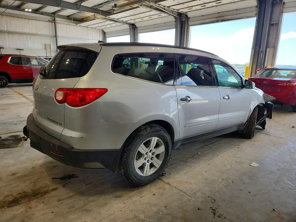 2011 CHEVROLET TRAVERSE LT  