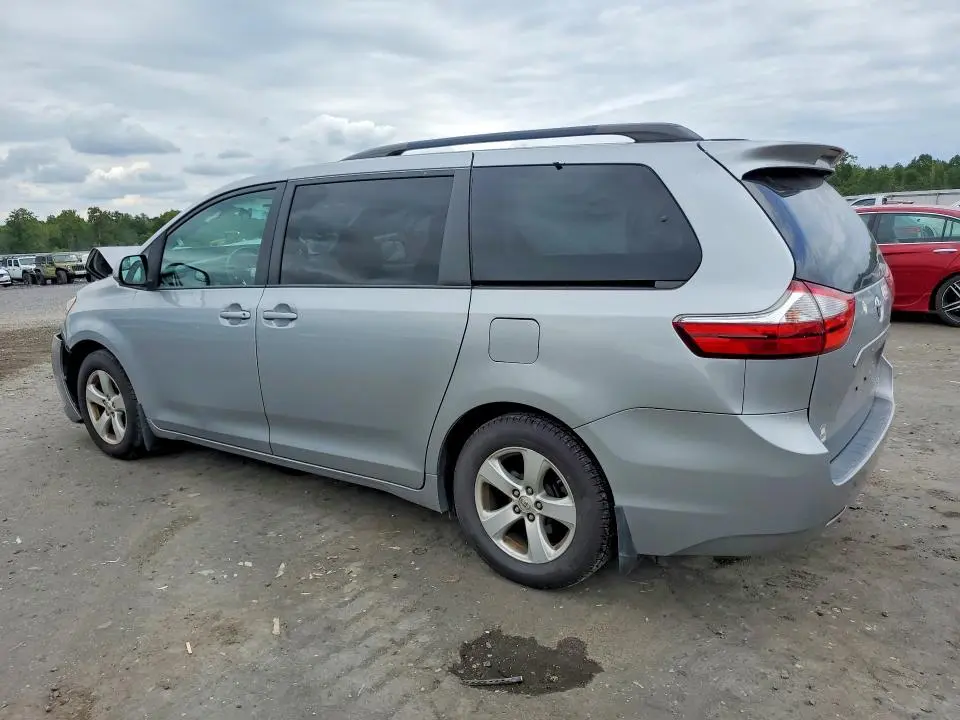 2015 TOYOTA SIENNA LE  