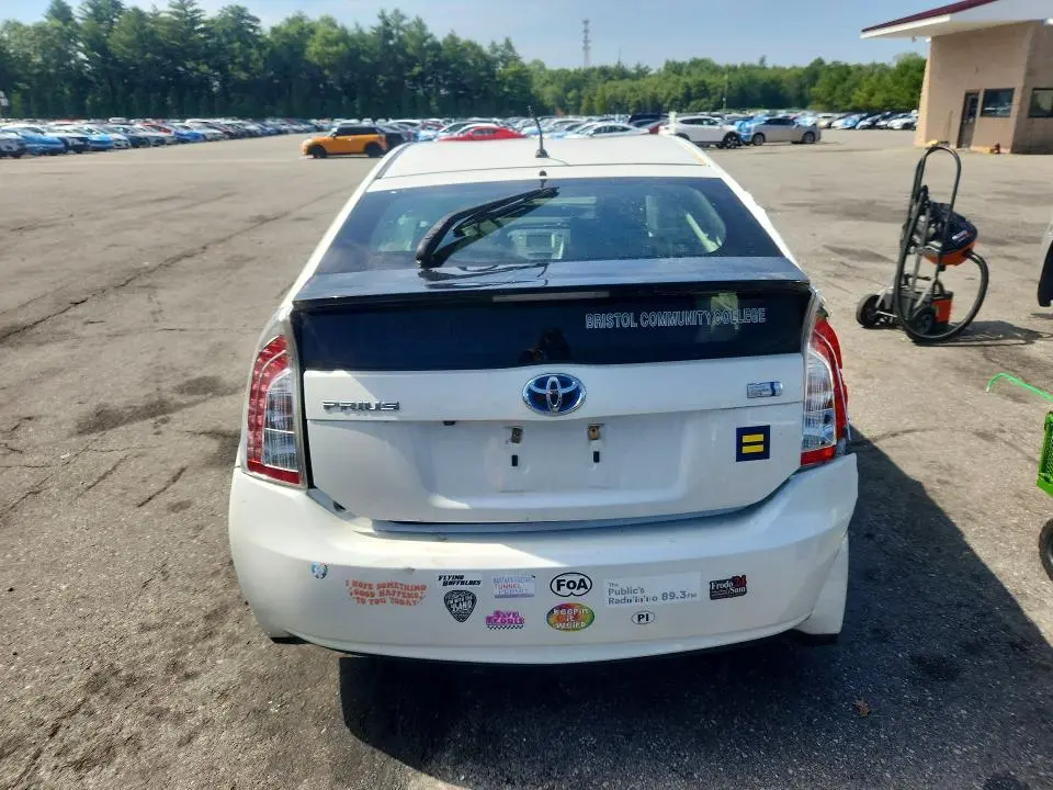2015 TOYOTA PRIUS TWO  