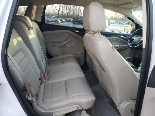 2016 FORD ESCAPE SE  