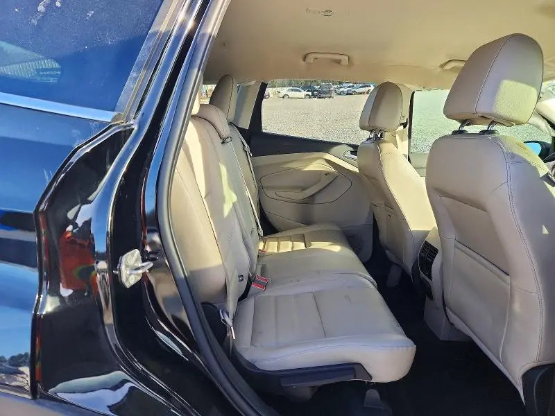 2017 FORD ESCAPE TITANIUM  