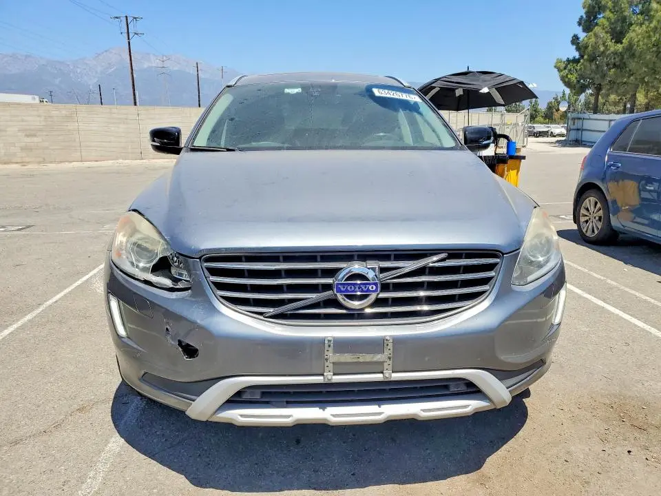 2017 VOLVO XC60 T6 DYNAMIC  