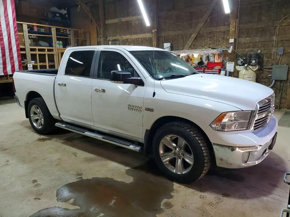 2014 RAM 1500 SLT  
