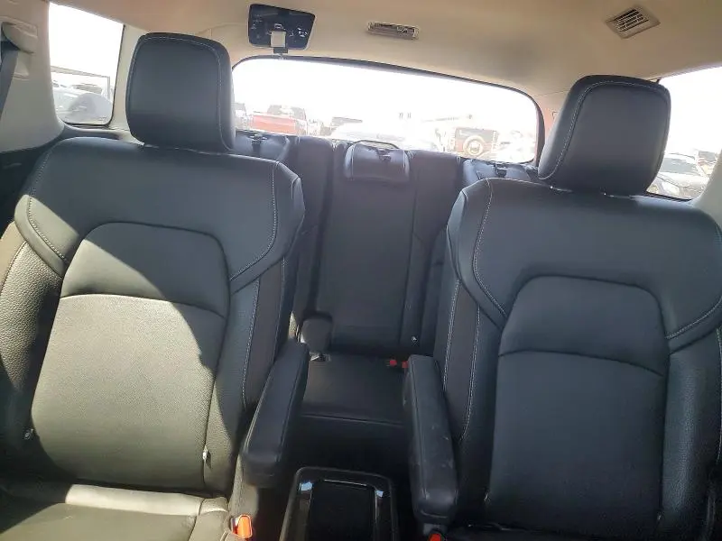 2022 NISSAN PATHFINDER SL  