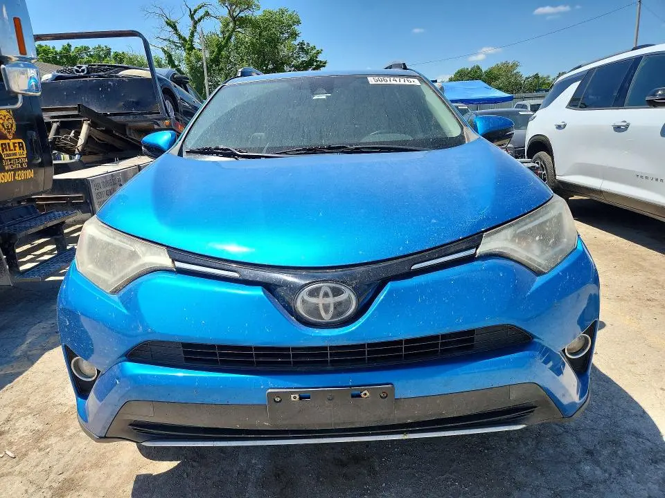 2017 TOYOTA RAV4 XLE  