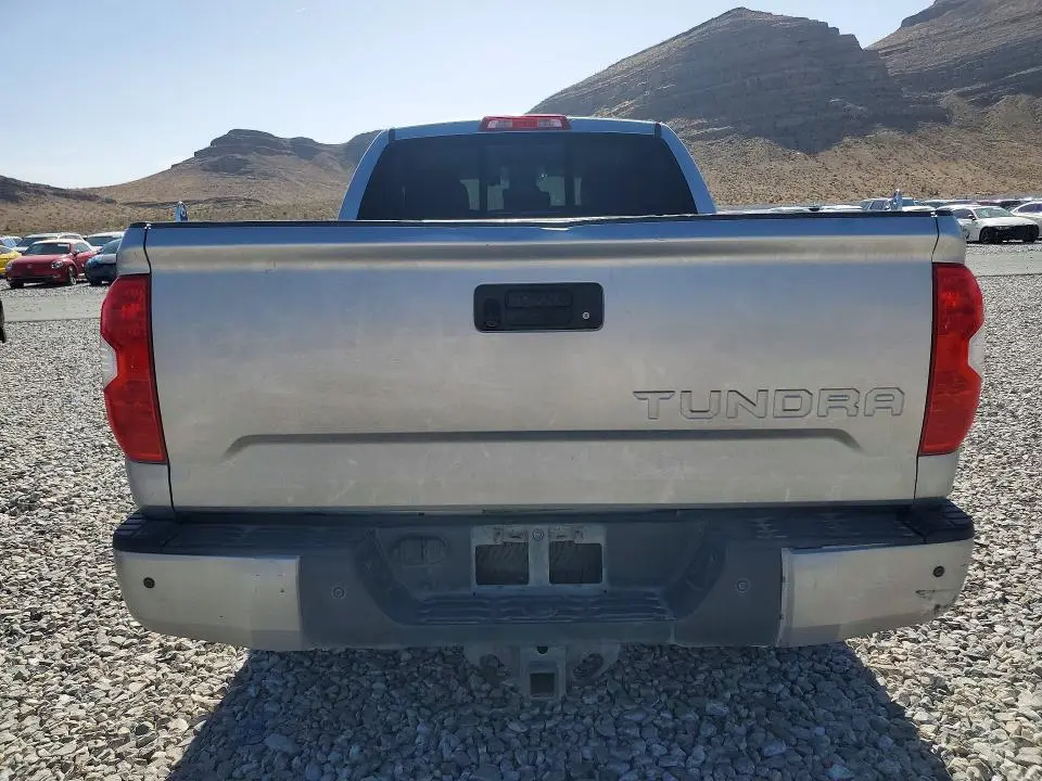 2016 TOYOTA TUNDRA SR5  