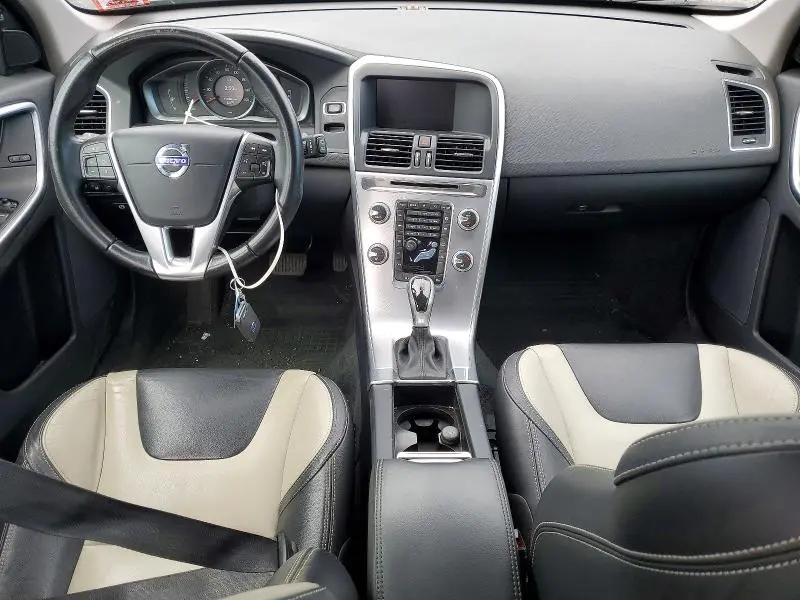 2017 VOLVO XC60 T5 DYNAMIC  