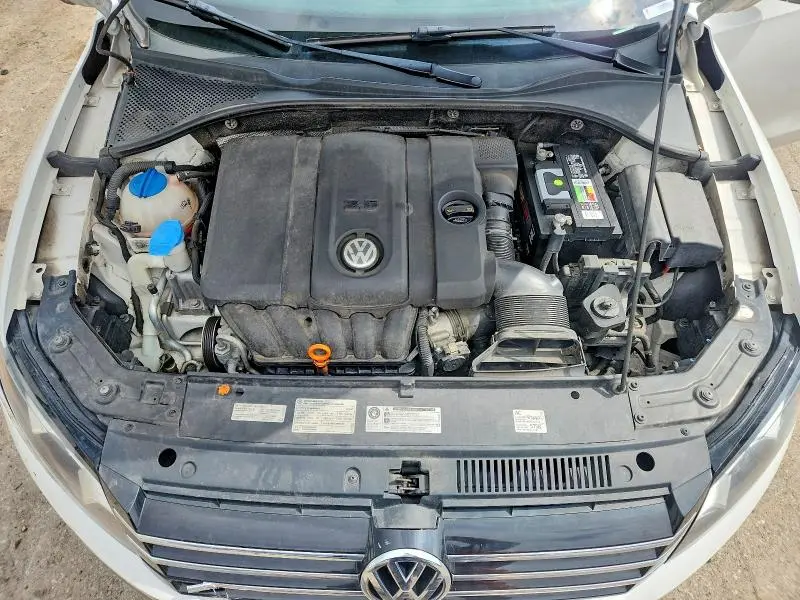 2012 VOLKSWAGEN PASSAT SE  