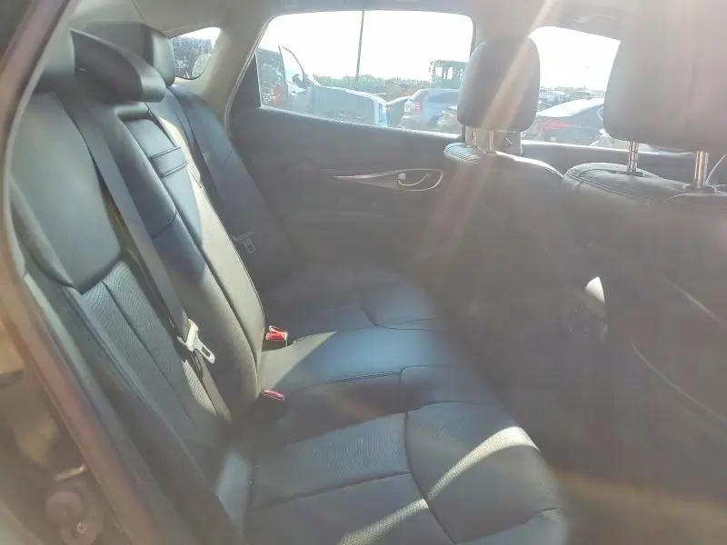 2012 INFINITI M37 X  