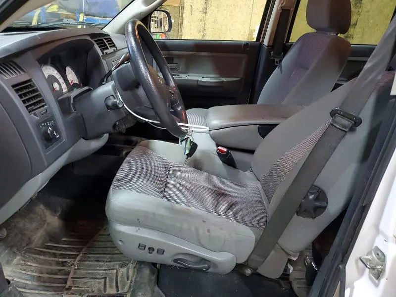 2011 DODGE DAKOTA SLT  