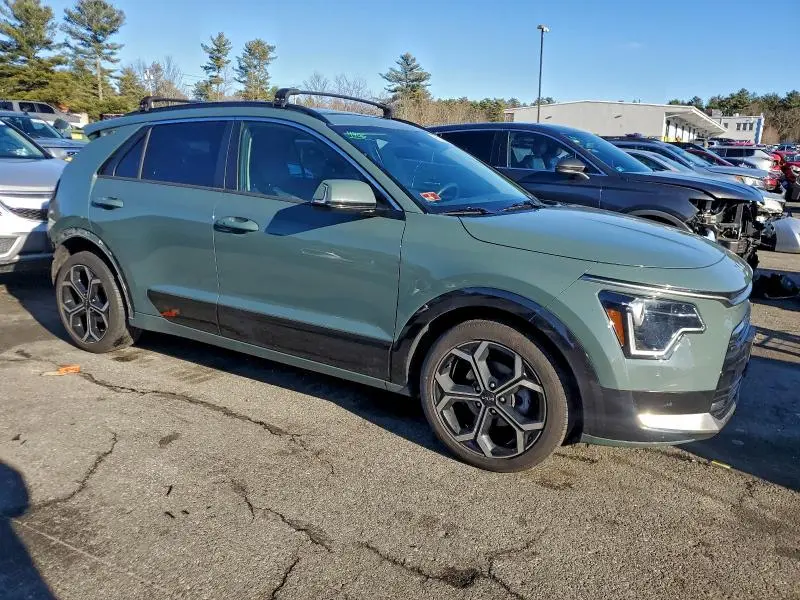 2023 KIA NIRO EX  