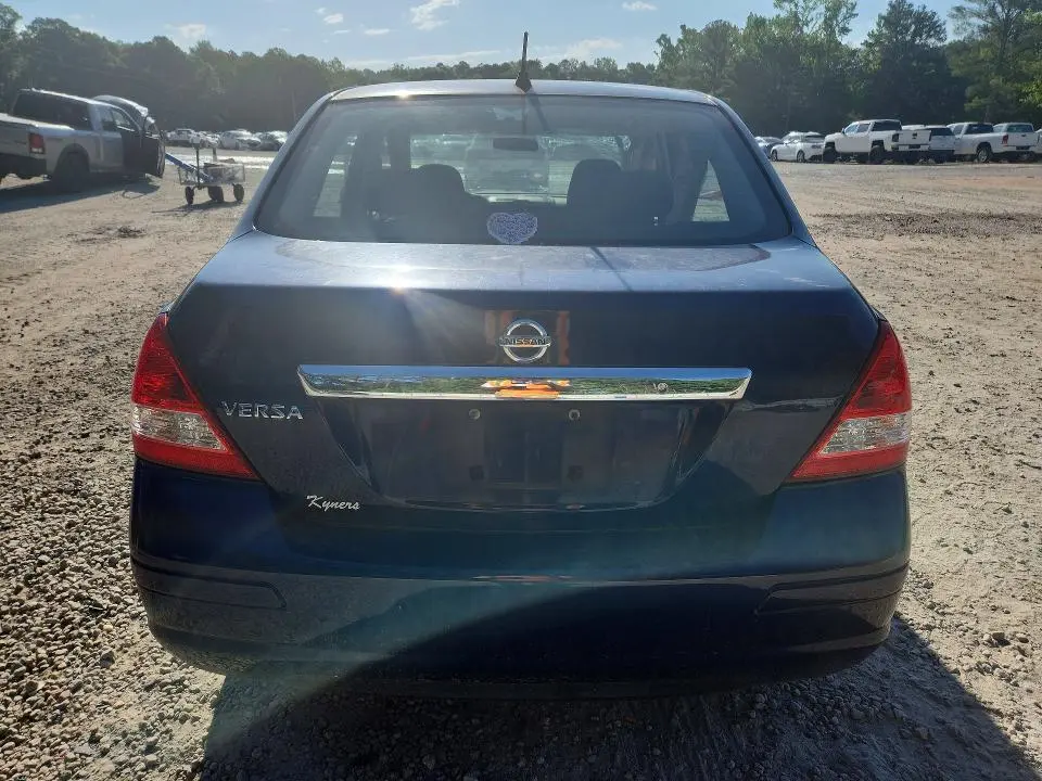 2011 NISSAN VERSA 1.8 S  