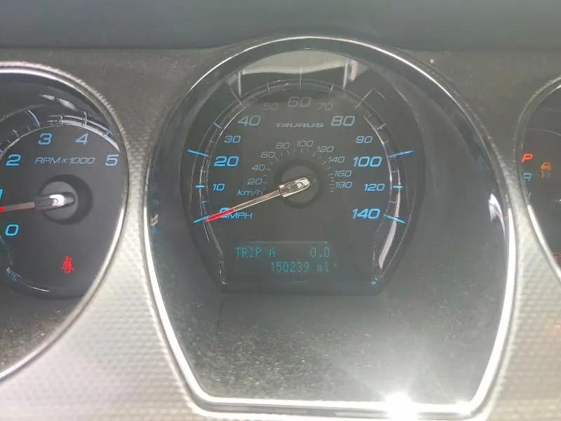 2010 FORD TAURUS SEL  