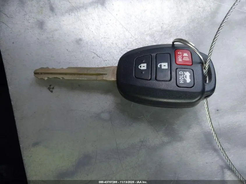 2014 TOYOTA CAMRY LE