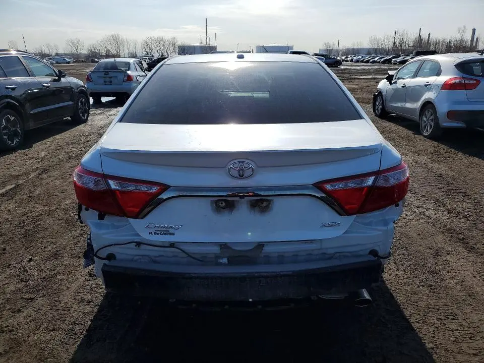 2015 TOYOTA CAMRY LE  
