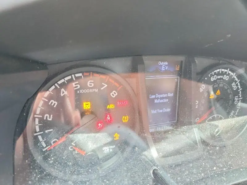 2018 TOYOTA TACOMA SR  