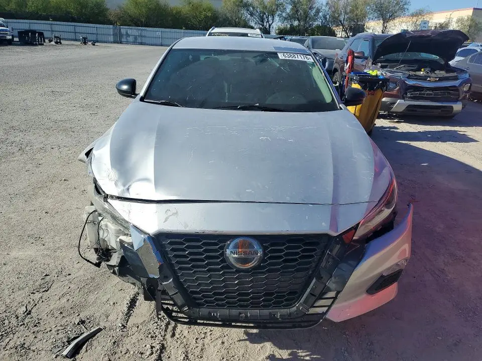 2019 NISSAN ALTIMA SR  