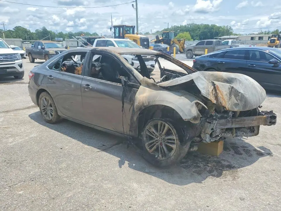 2017 TOYOTA CAMRY SE  