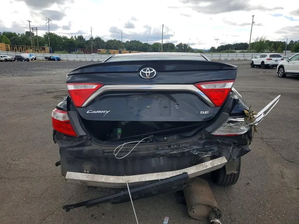 2017 TOYOTA CAMRY SE  