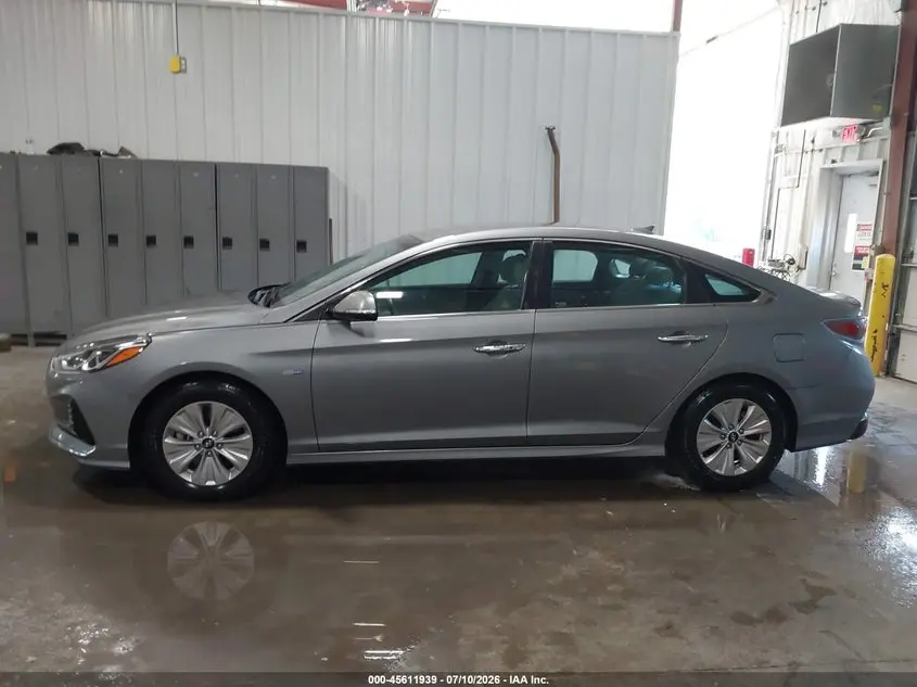2018 HYUNDAI SONATA HYBRID SE