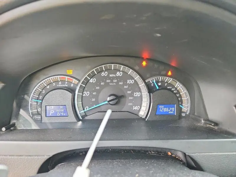 2014 TOYOTA CAMRY SE  