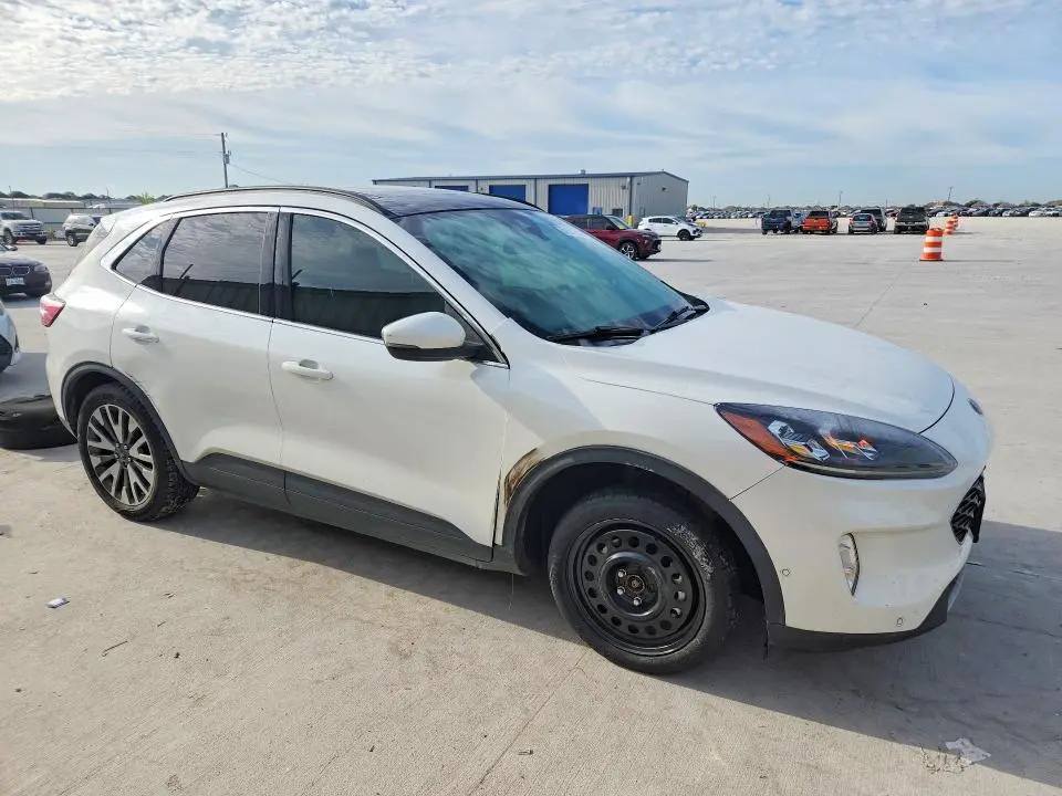 2020 FORD ESCAPE TITANIUM  