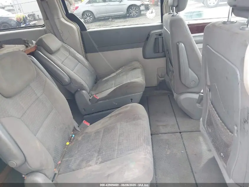 2010 CHRYSLER TOWN & COUNTRY TOURING