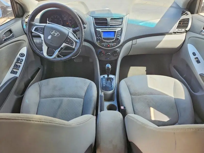 2012 HYUNDAI ACCENT SE  