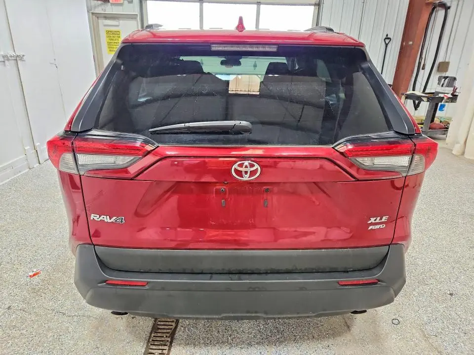 2025 TOYOTA RAV4 XLE  