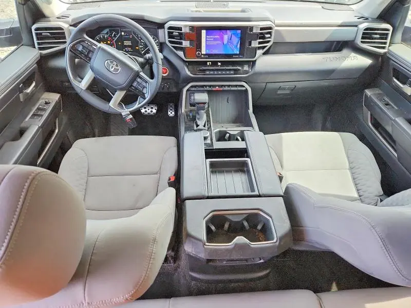 2023 TOYOTA TUNDRA SR5  
