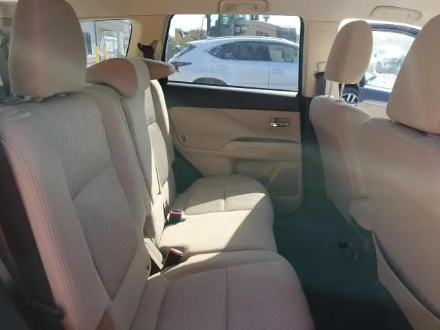 2016 MITSUBISHI OUTLANDER SE