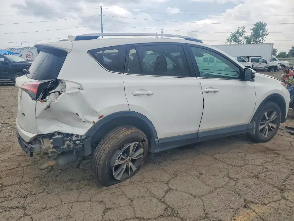 2018 TOYOTA RAV4 XLE  