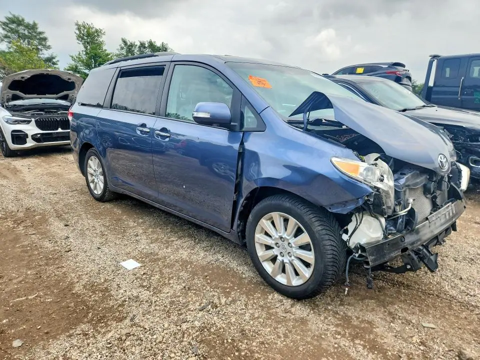 2013 TOYOTA SIENNA LIMITED 7-PASSENGER  