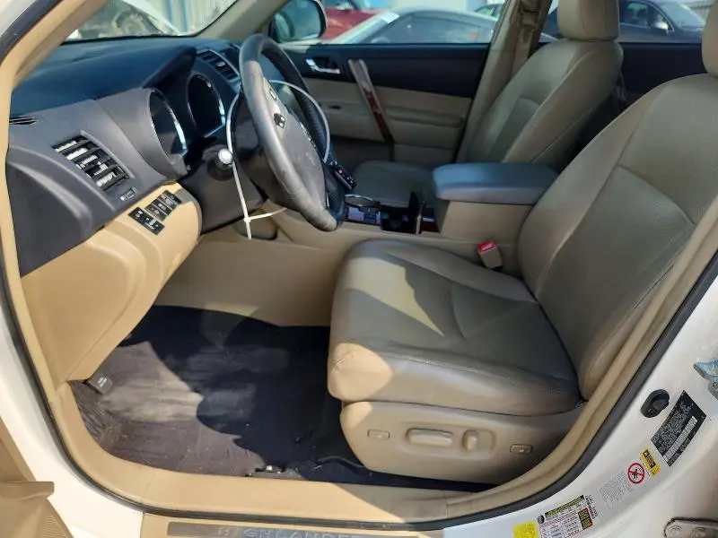 2013 TOYOTA HIGHLANDER LIMITED  
