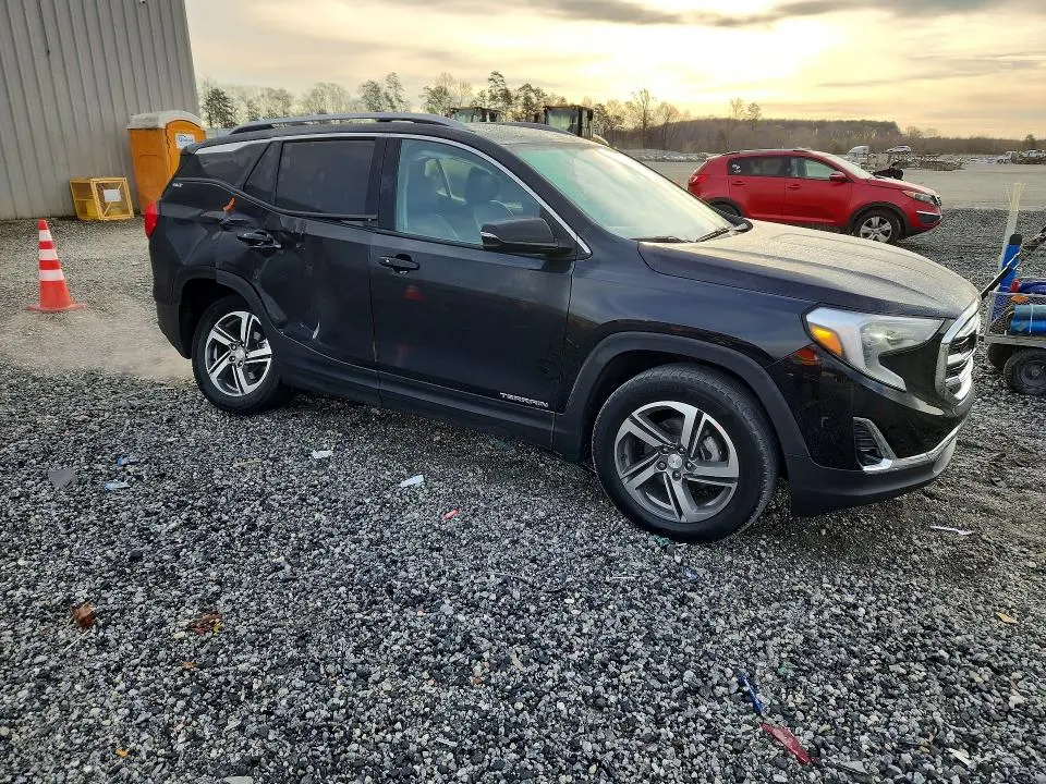 2021 GMC TERRAIN SLT  