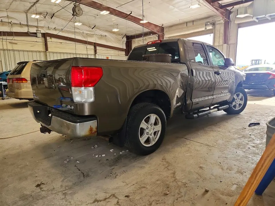 2011 TOYOTA TUNDRA DOUBLE CAB SR5  