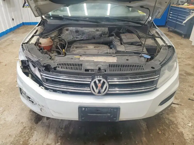 2014 VOLKSWAGEN TIGUAN S  
