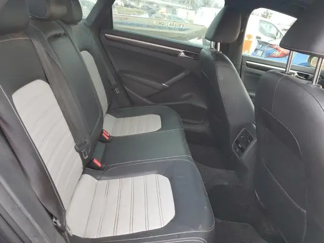 2018 VOLKSWAGEN PASSAT GT  