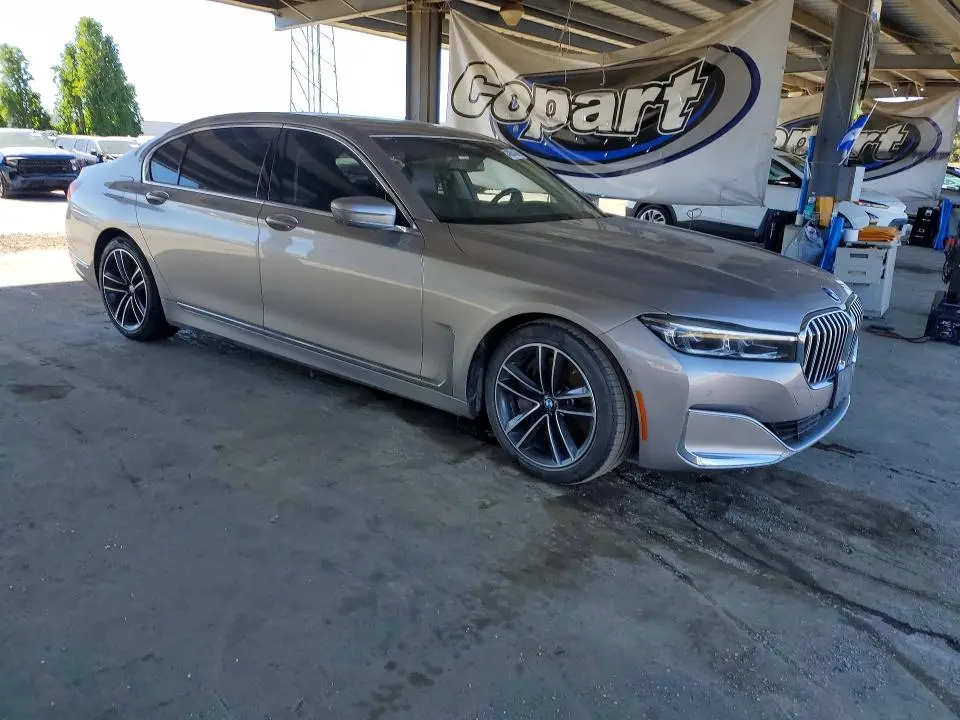 2020 BMW 750 XI  