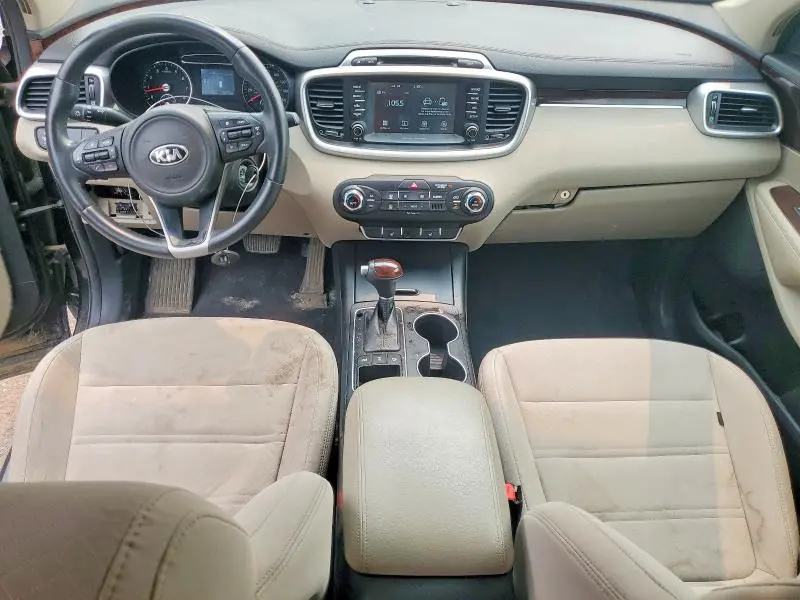 2017 KIA SORENTO LX  