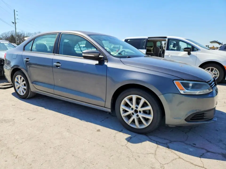2012 VOLKSWAGEN JETTA SE  