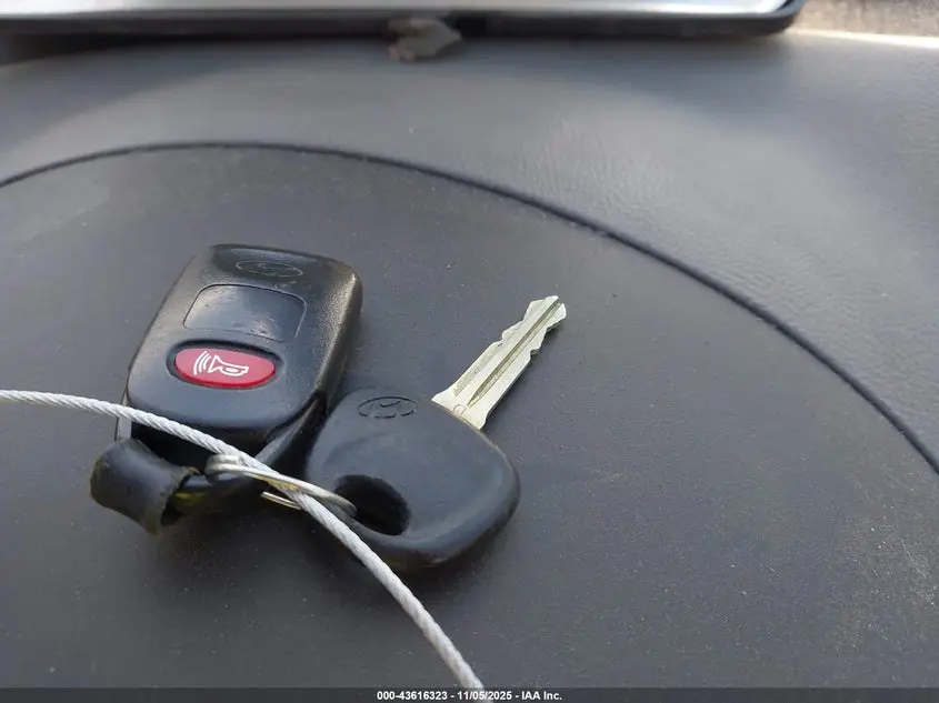 2010 HYUNDAI ELANTRA GLS