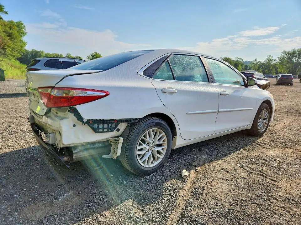 2016 TOYOTA CAMRY LE  
