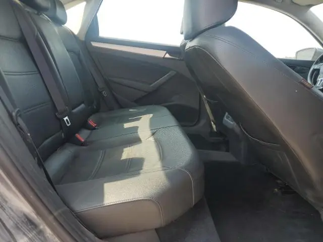 2013 VOLKSWAGEN PASSAT SE  