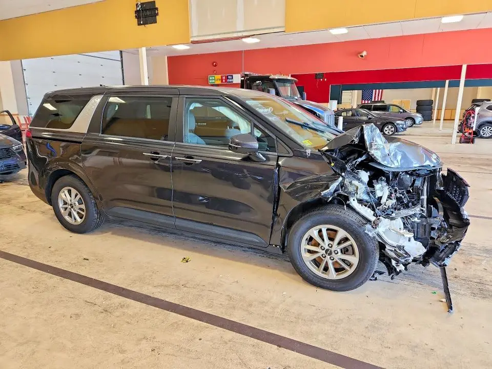2022 KIA CARNIVAL LX  