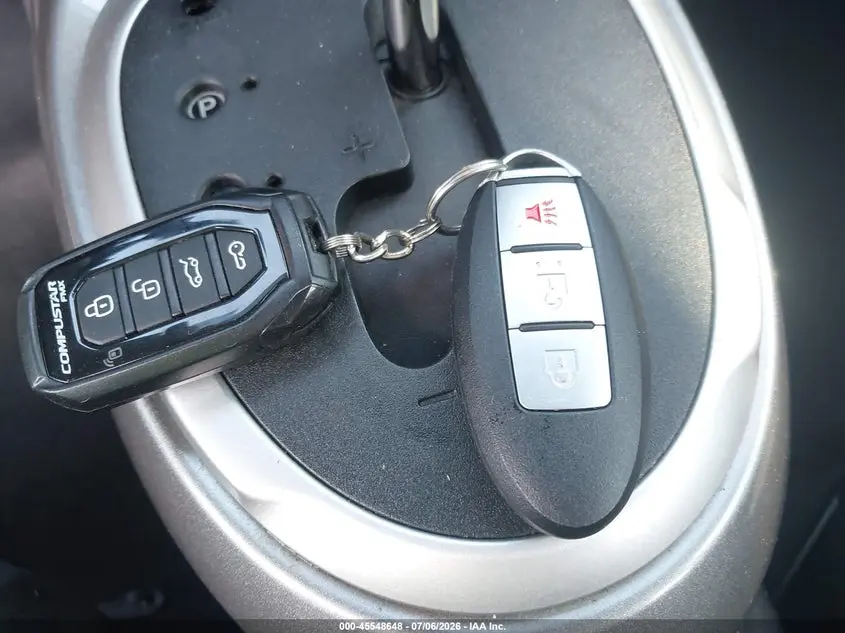 2017 NISSAN JUKE SV