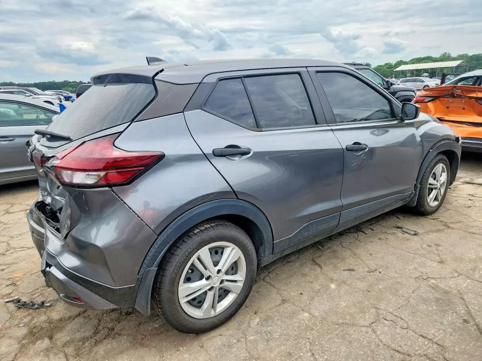 2022 NISSAN KICKS S  