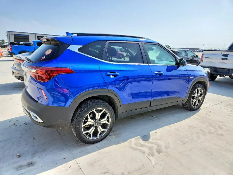 2022 KIA SELTOS EX  