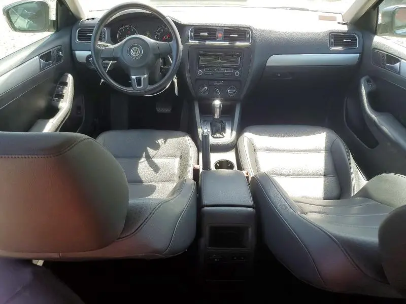 2013 VOLKSWAGEN JETTA SE  